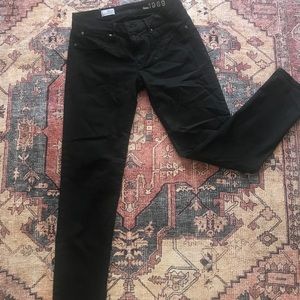 Black Skinny jeans
